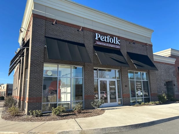 Images Petfolk Veterinary & Urgent Care - Holly Springs