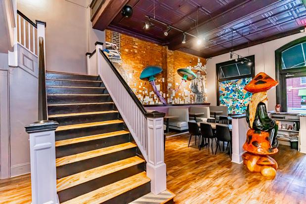 mellow mushroom dining room and stairs