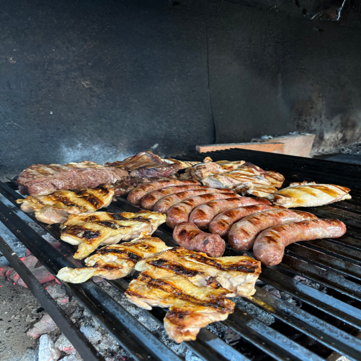 Images Tu Lugar Brasas y Tapas