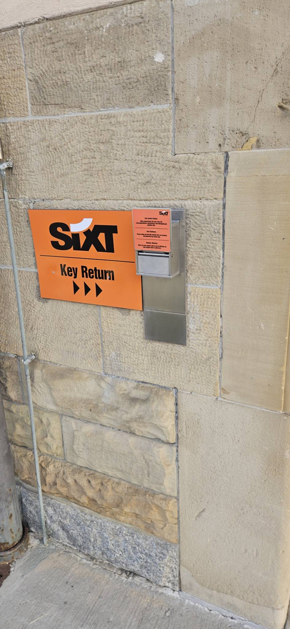 SIXT Autovermietung Basel Badischer Bahnhof, Schwarzwaldallee 242 in Basel
