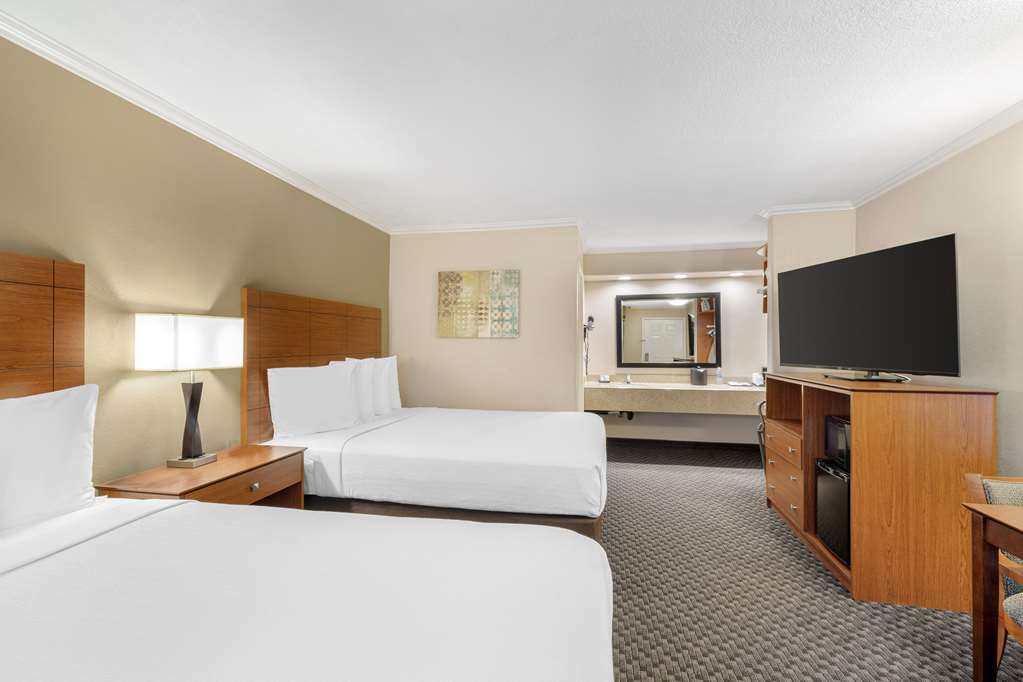 2 Queen Room