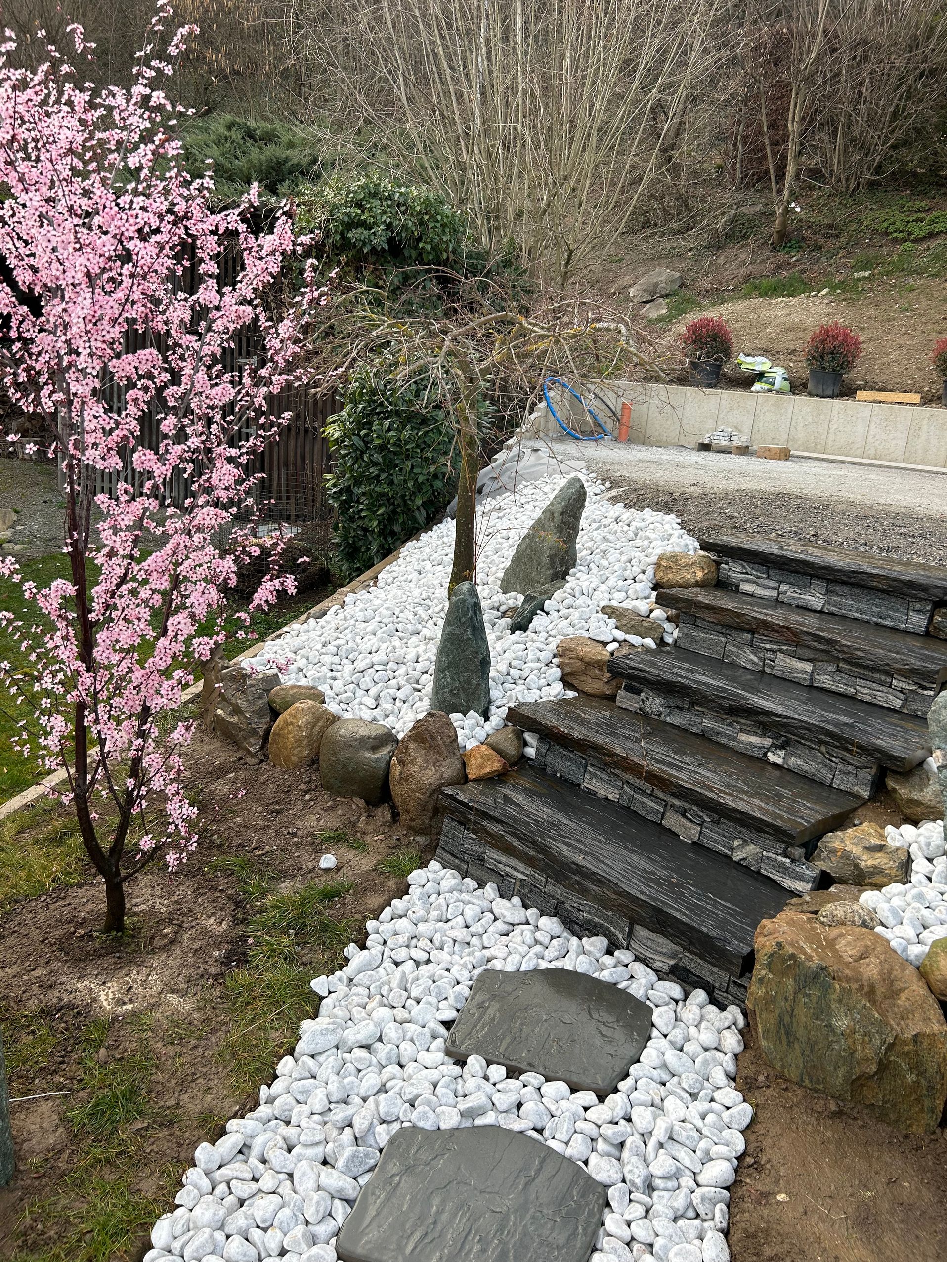 Bilder JM Jardinier - Paysagiste - Maçonnerie Sàrl
