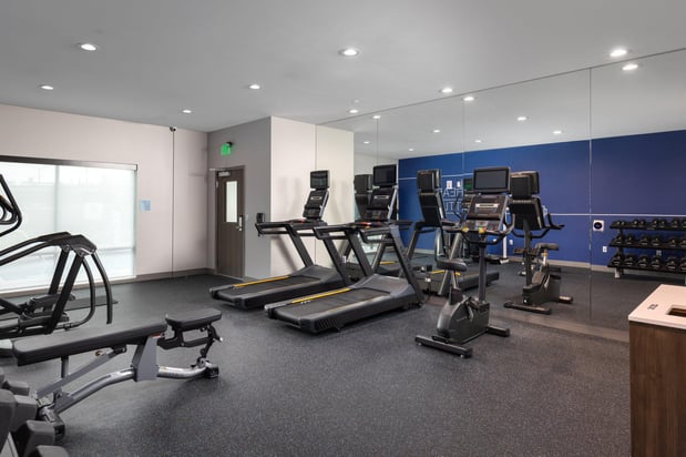 Images Holiday Inn Express & Suites Hawaiian Gardens by IHG