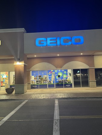 Images Maxwell Scheur - GEICO Insurance Agent