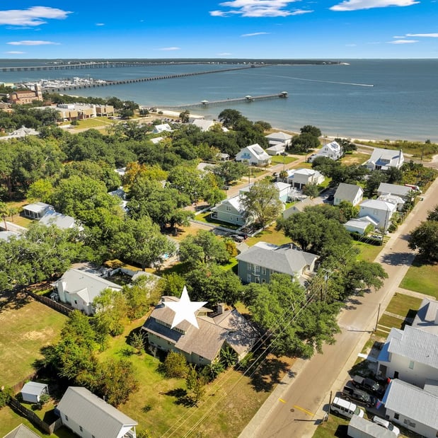 Images John McDonald Realty