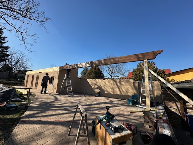 Images HORGAS TETŐ - Ácsmunka - Tetőfedés - Gépi fújt Szigetelés - Kompakt Lemez burkolás