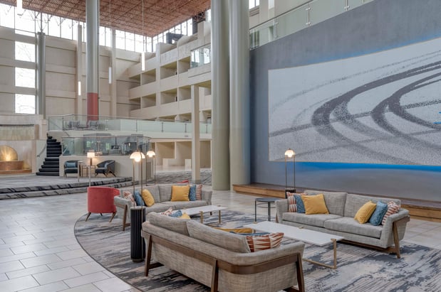 Images Crowne Plaza Indianapolis-Airport by IHG
