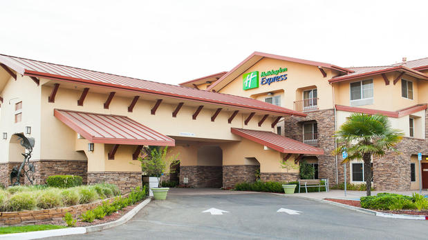 Images Holiday Inn Express & Suites Turlock-Hwy 99, an IHG Hotel