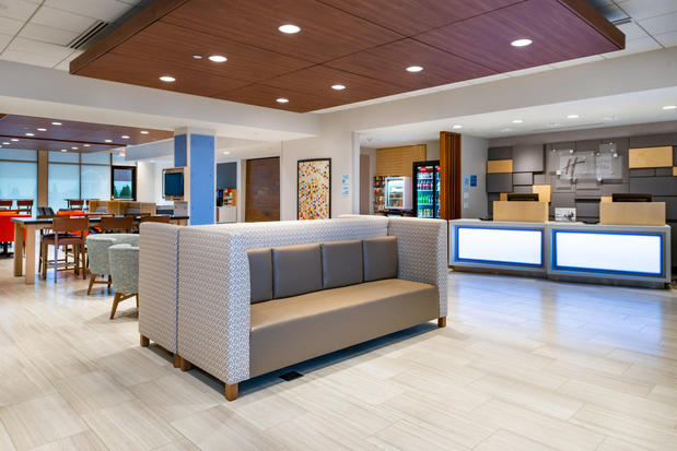 Images Holiday Inn Express & Suites Romeoville - Joliet North by IHG