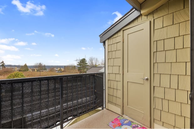 Images Robert Ott - Raintown Realty