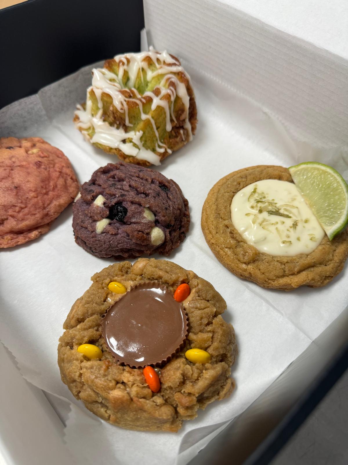 Mouthgasm Sweet Shop Logo