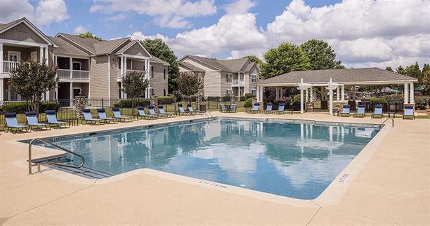 Images Bedford Parke Apartments