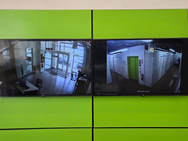 Security Screens - Extra Space Storage at 4455 W Montrose Ave, Chicago, IL 60641 