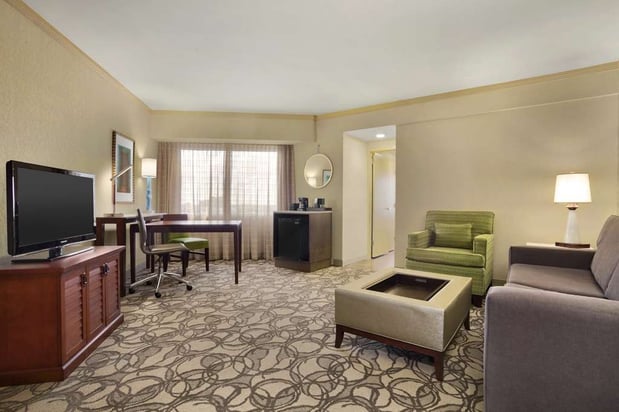 Images Embassy Suites by Hilton San Antonio Airport