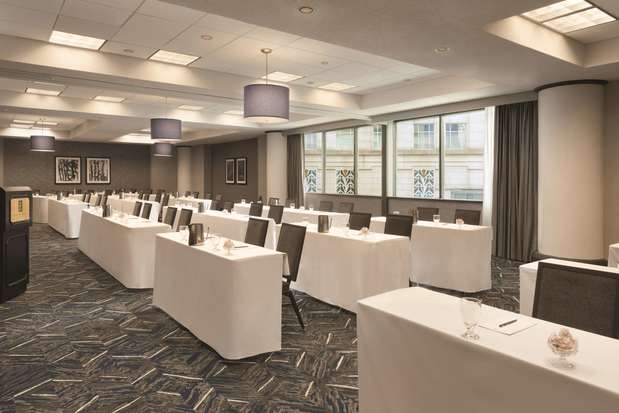 Images Embassy Suites by Hilton Indianapolis Downtown