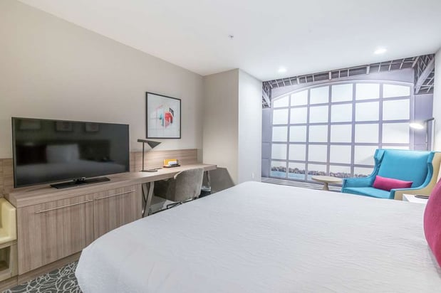 Images Hilton Garden Inn Wichita Downtown