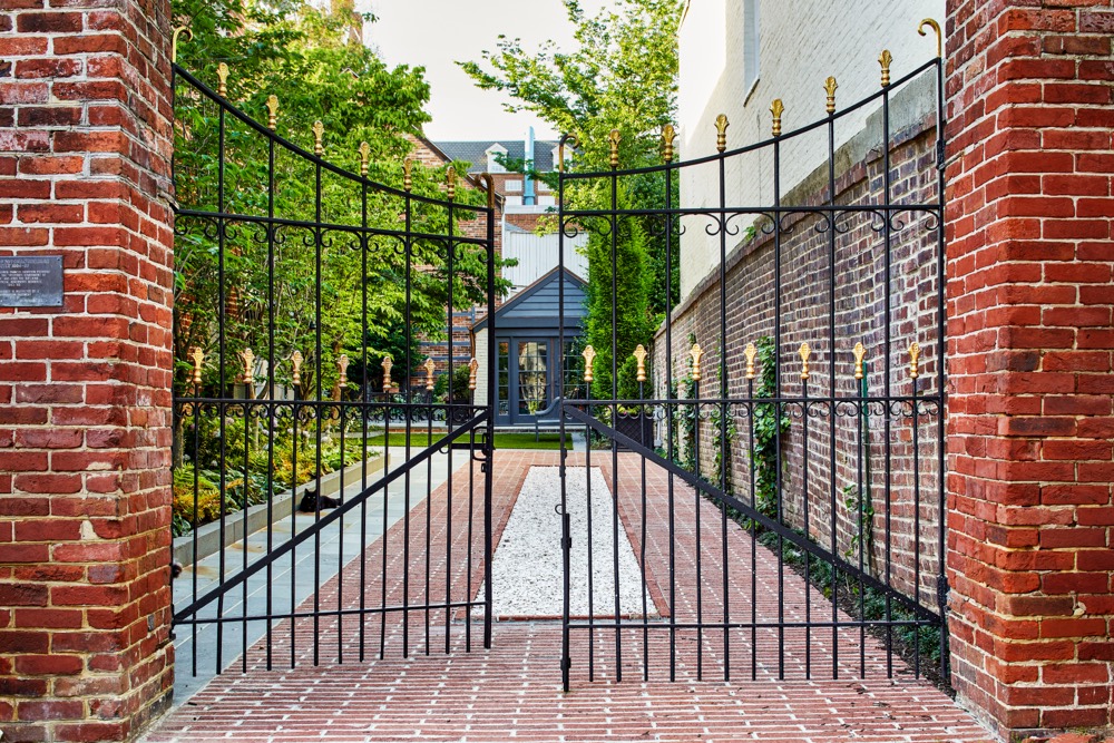 Black Pearl Management Image