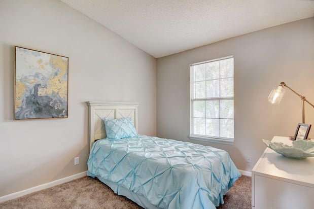 Images Oakwood Townhomes: Lake Worth FL Apartments