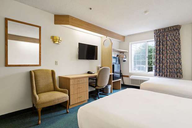Images Charlevoix Inn & Suites SureStay Collection By Best Western