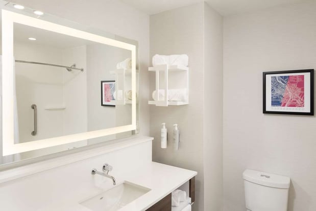 Images Hampton Inn & Suites Rochester Downtown