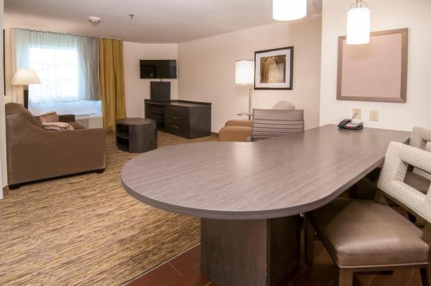 Images Candlewood Suites Baton Rouge - College Drive by IHG