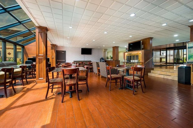 Images Best Western Detroit Livonia