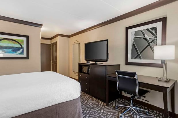 Images Best Western Plus Kingston Hotel and Conference Center