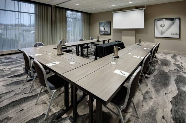 Images Embassy Suites by Hilton Detroit Troy Auburn Hills