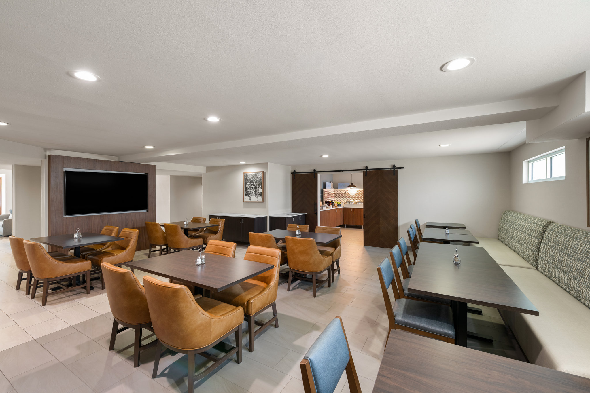 Holiday Inn Express & Suites Paso Robles by IHG Image