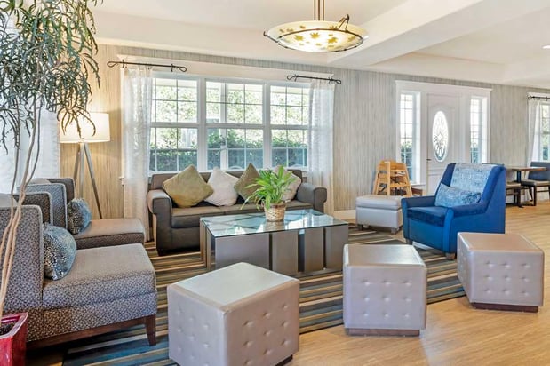 Images Best Western Cedar Inn & Suites