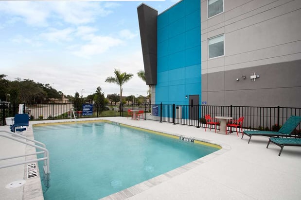 Images Tru by Hilton Bradenton I 75