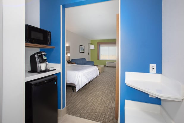 Images Holiday Inn Express & Suites Goodland I-70 by IHG
