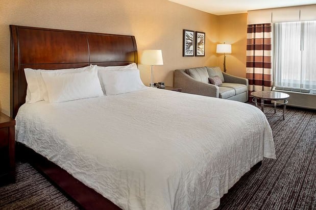 Images Hilton Garden Inn St. Louis Airport