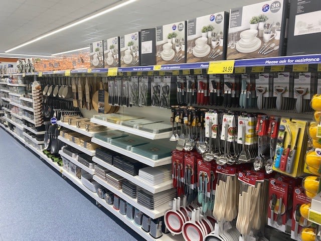 B&M's brand new store in Tunbridge Wells stocks an extensive range of kitchen essentials, from cookware and utensils to placemats, dinnerware and glassware.