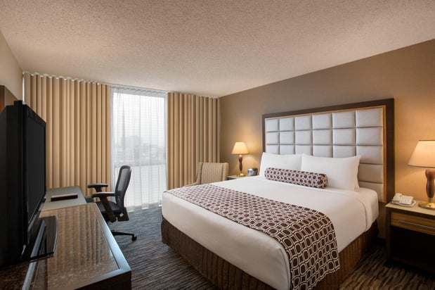 Images Crowne Plaza San Francisco Airport by IHG