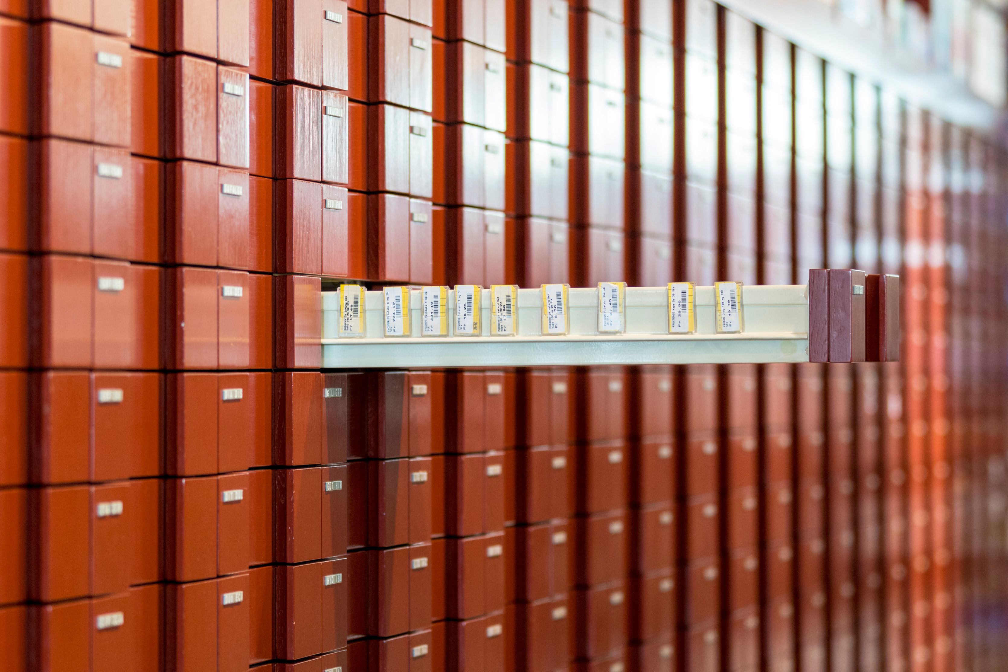 Bilder Apotheke-Drogerie-Reformhaus Kuhn AG - Ihre Apotheke in der Region Brugg AG