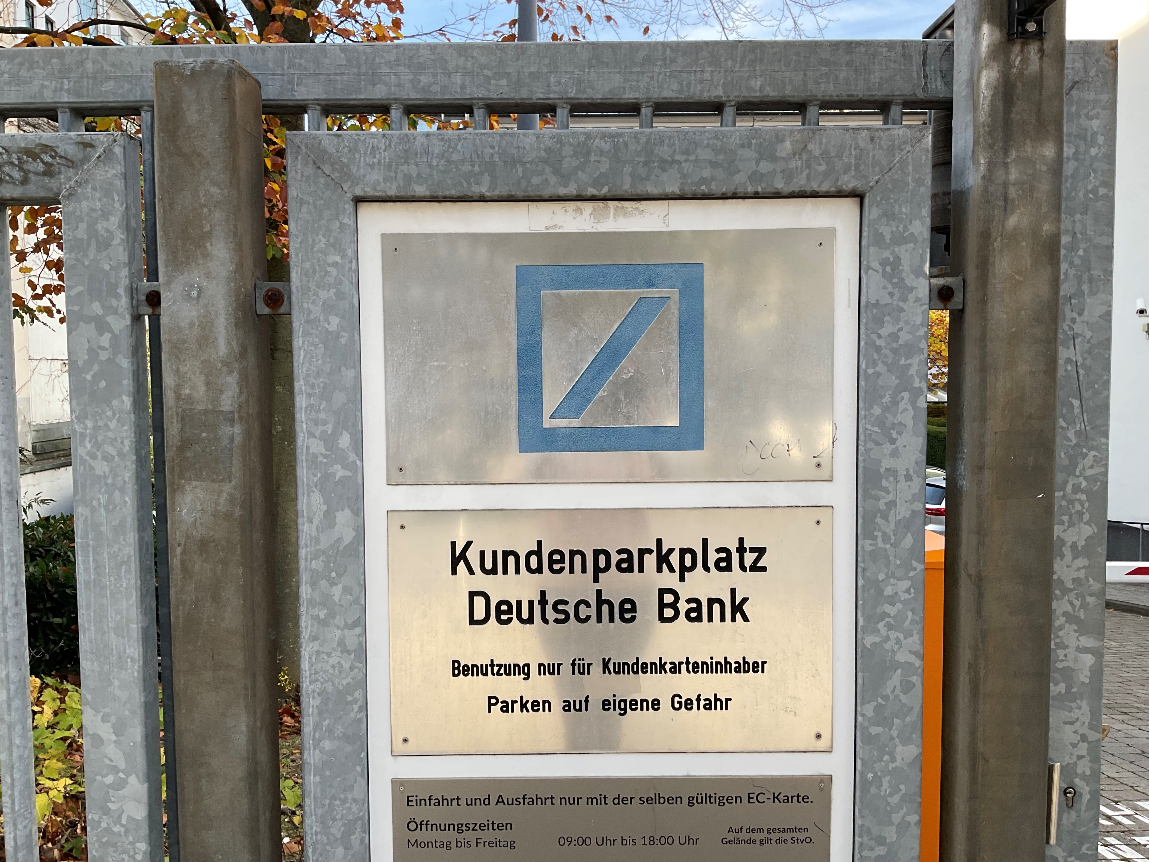 Bild 1 Deutsche Bank Filiale in Dortmund