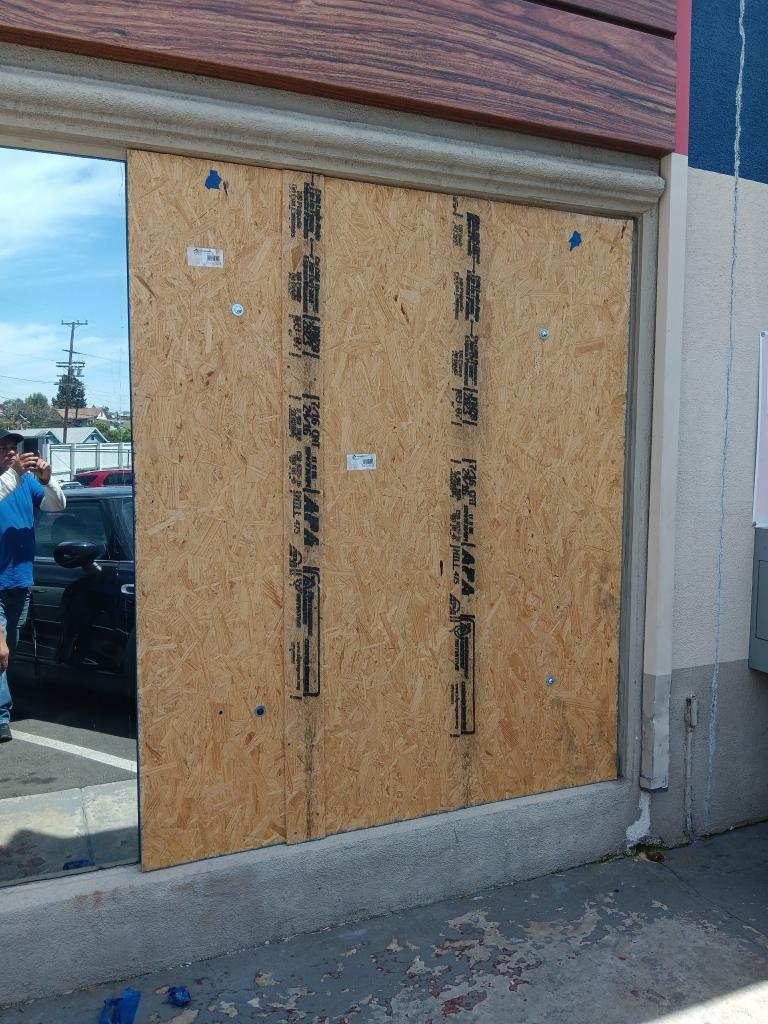 Emergency Glass Replacement-Board Up Verdayes