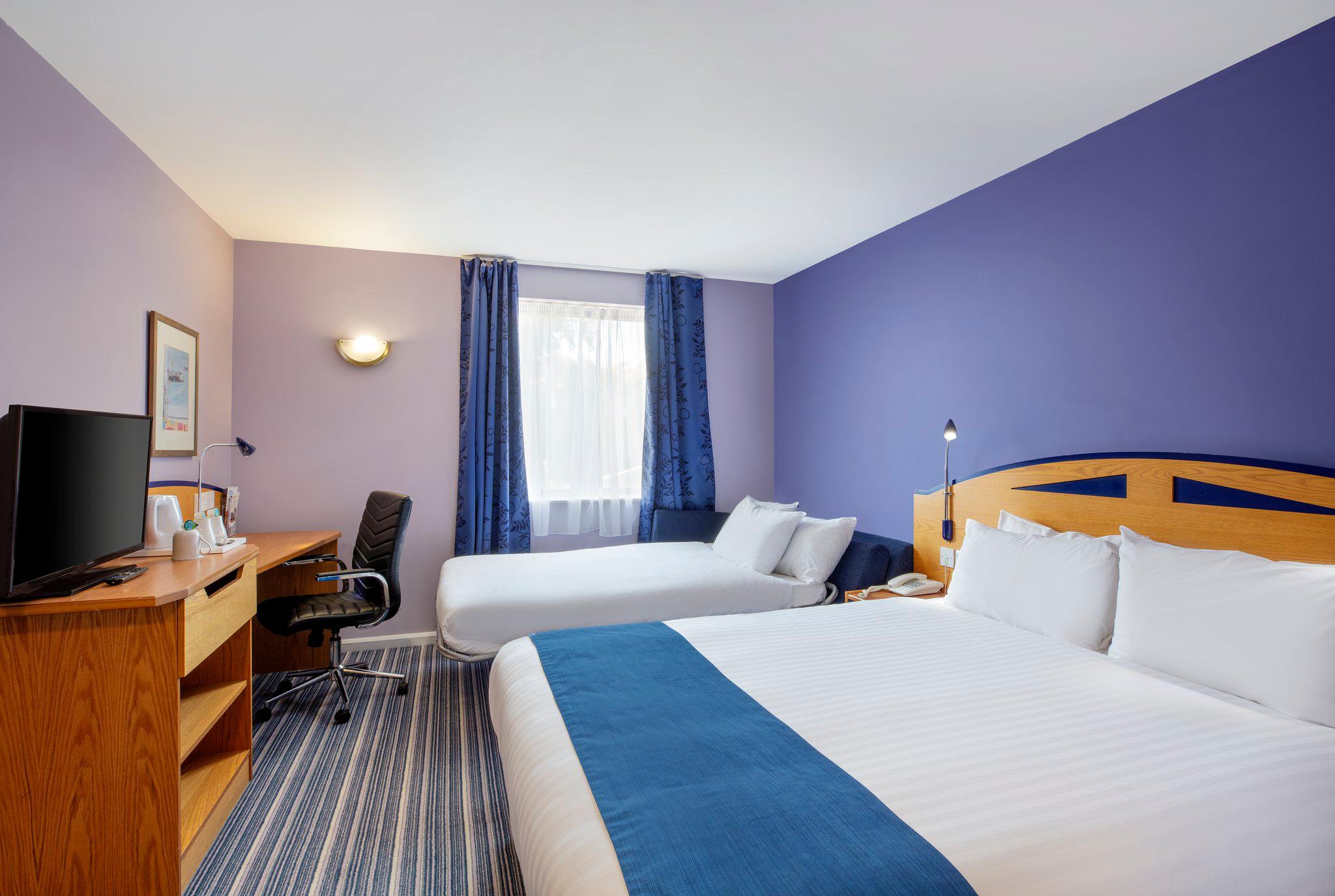 Holiday Inn Express Poole, an IHG Hotel Poole 01202 649222