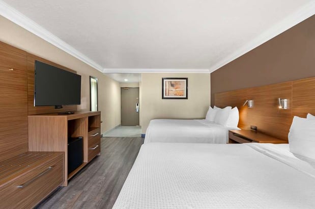 Images Best Western Plus Newport Mesa Inn