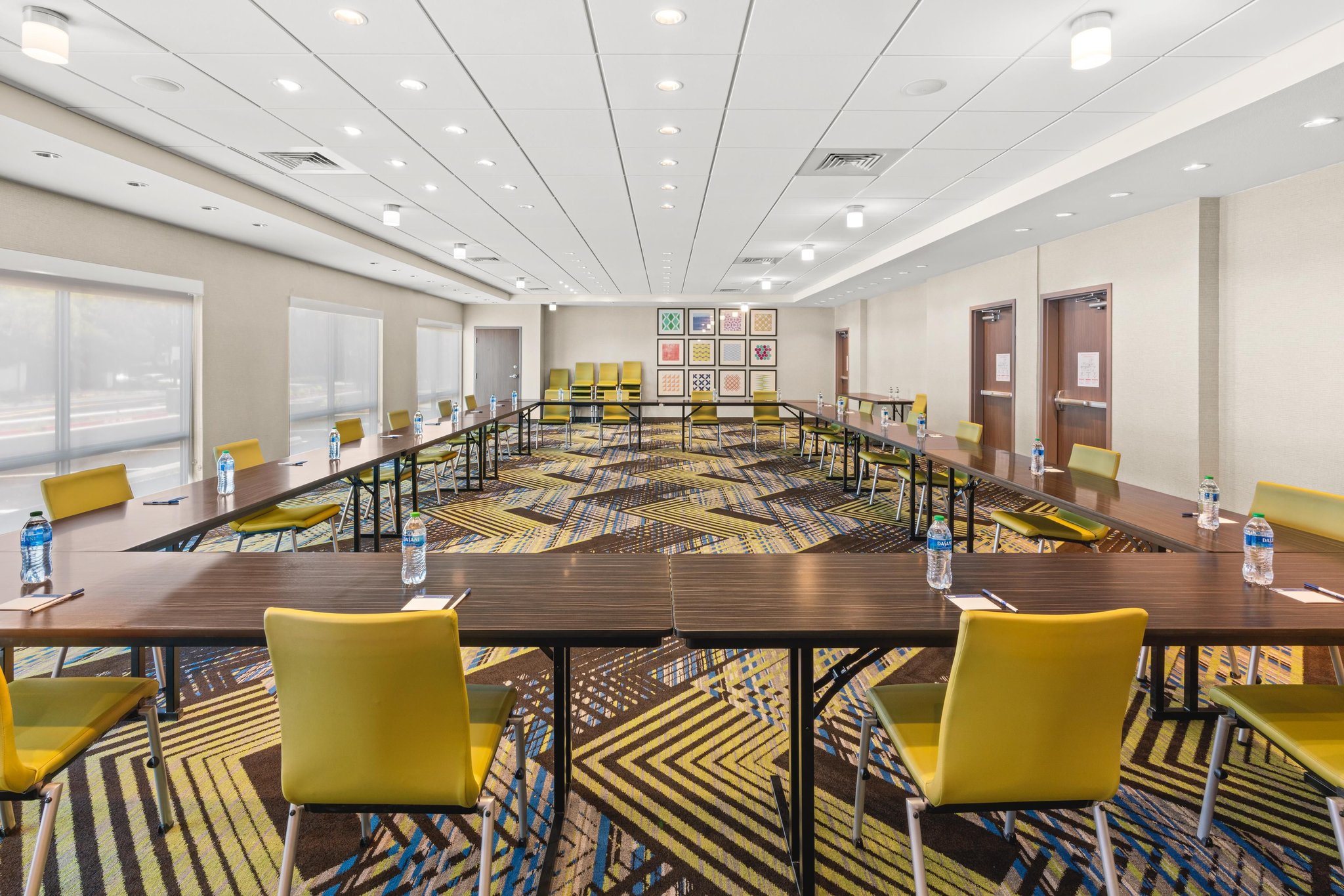Holiday Inn Express & Suites Willows by IHG Image