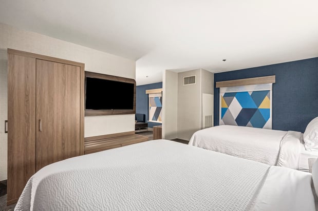Images Holiday Inn Express & Suites Lincoln-Roseville Area by IHG