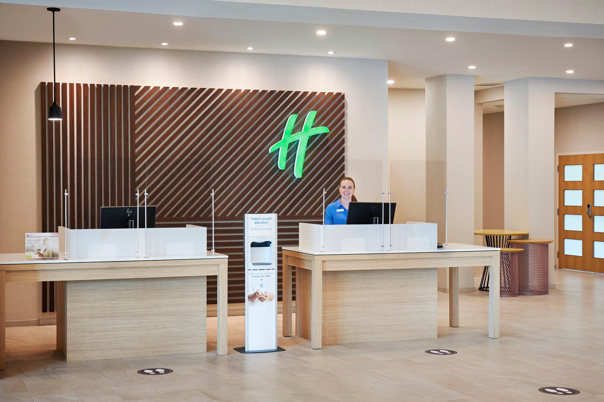Images Holiday Inn & Suites Oakville @ Bronte, an IHG Hotel