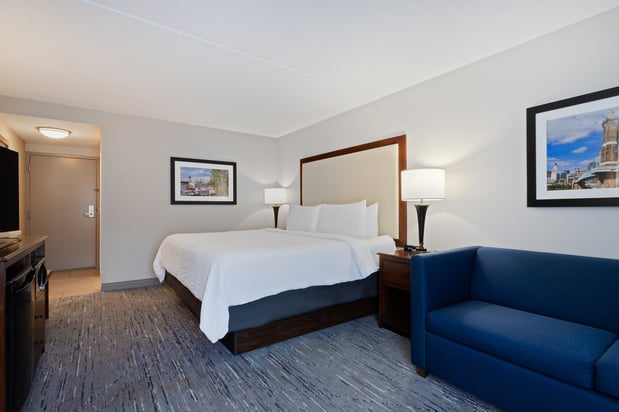 Images Holiday Inn Express & Suites Cincinnati Riverfront by IHG