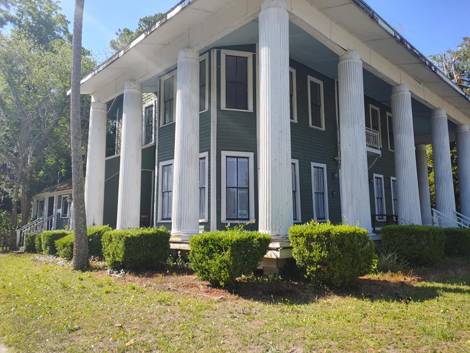 Charles Bean Painting LLC Logo