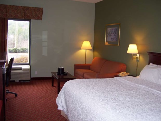 Images Hampton Inn Hillsville