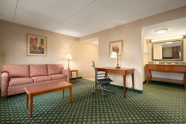 Images Hampton Inn & Suites Williamsburg-Central