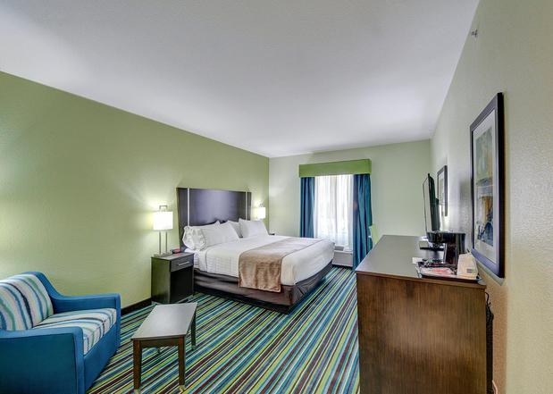 Images Holiday Inn Express & Suites Carrizo Springs by IHG