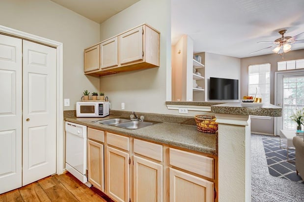 Images Champion Lake Apartment Homes
