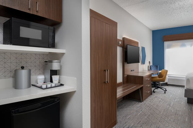 Images Holiday Inn Express & Suites Bentonville by IHG